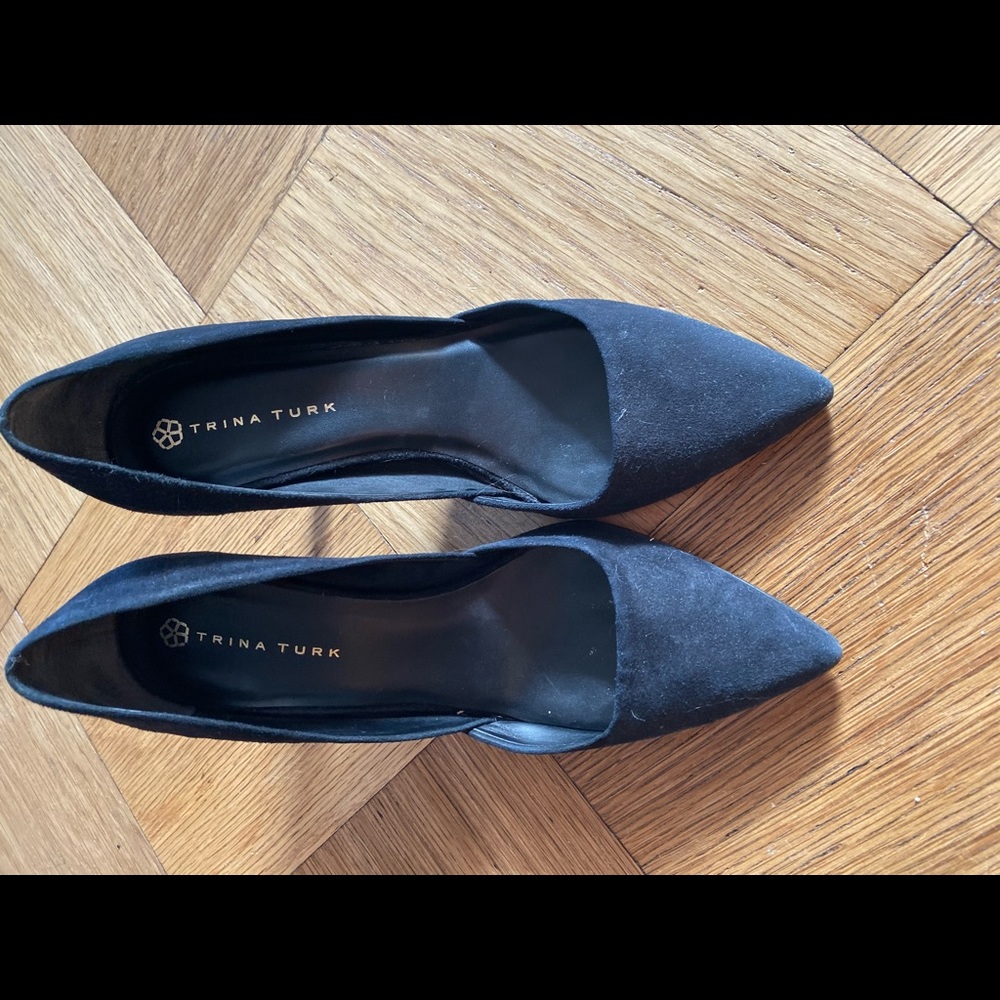 Trina Turk black pointy toe pumps